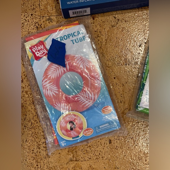 Discovery Kids Toy Inflatable Water Slide and two Tropical tubes New - Picture 6 of 8